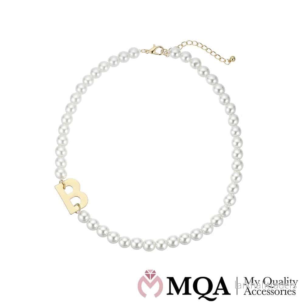 Halsband med pärlor, ”B” -bokstav, justerbar Halsband med pärlor, ”B” -bokstav, justerbar