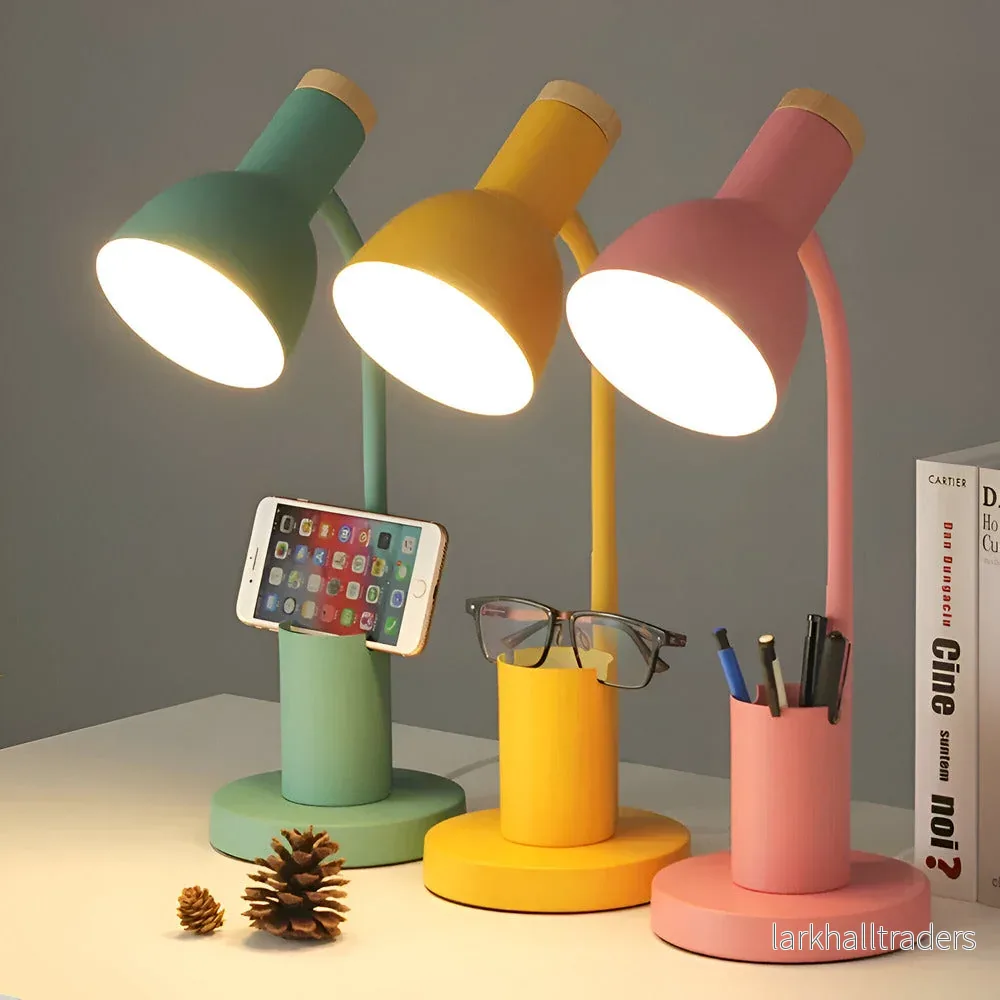 NordGlow – Modern Nordisk LED Bordslampa med Pennhållare och Ögonvänlig Belysning NordGlow – Modern Nordisk LED Bordslampa med Pennhållare och Ögonvänlig Belysning