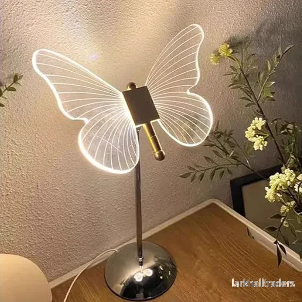 AuroraWing – Kristall bordslampa med fjärilsmotiv och drömlik glöd AuroraWing – Kristall bordslampa med fjärilsmotiv och drömlik glöd