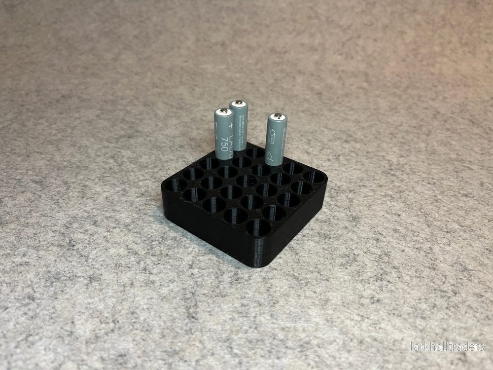 Batteristand för 25 AAA-batterier
