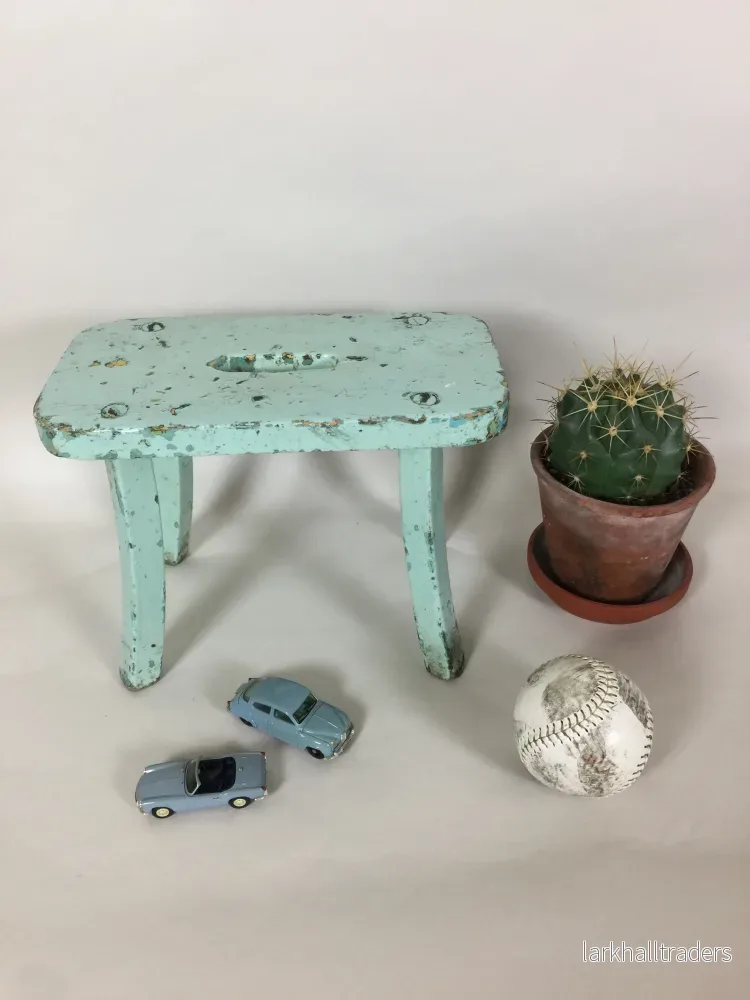 Liten pall med vacker patina