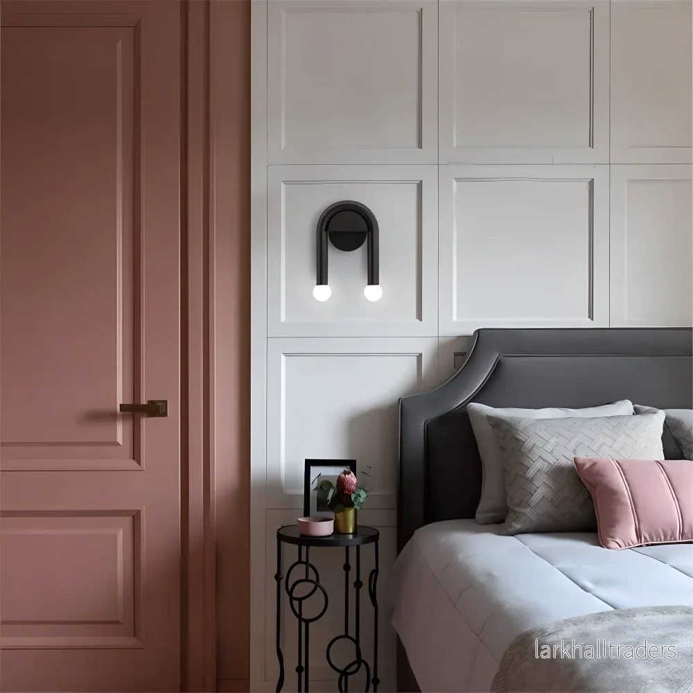 UDrop – Vägglampa i Svart Metallbåge med Dubbel LED-belysning och Konstnärlig Design - Bild 2