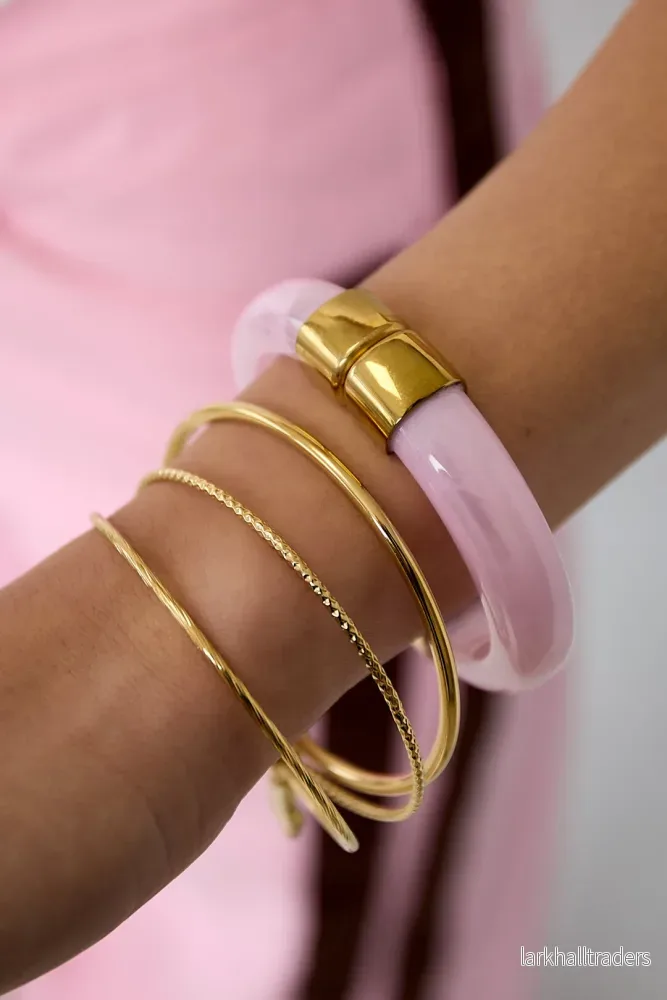 Armband i akryl med guldfärgade detaljer - Bild 2