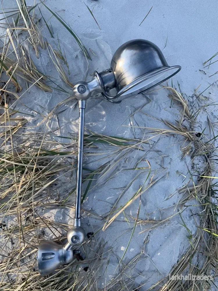 Jieldé vägglampa med en arm och strömbrytare Jieldé vägglampa med en arm och strömbrytare