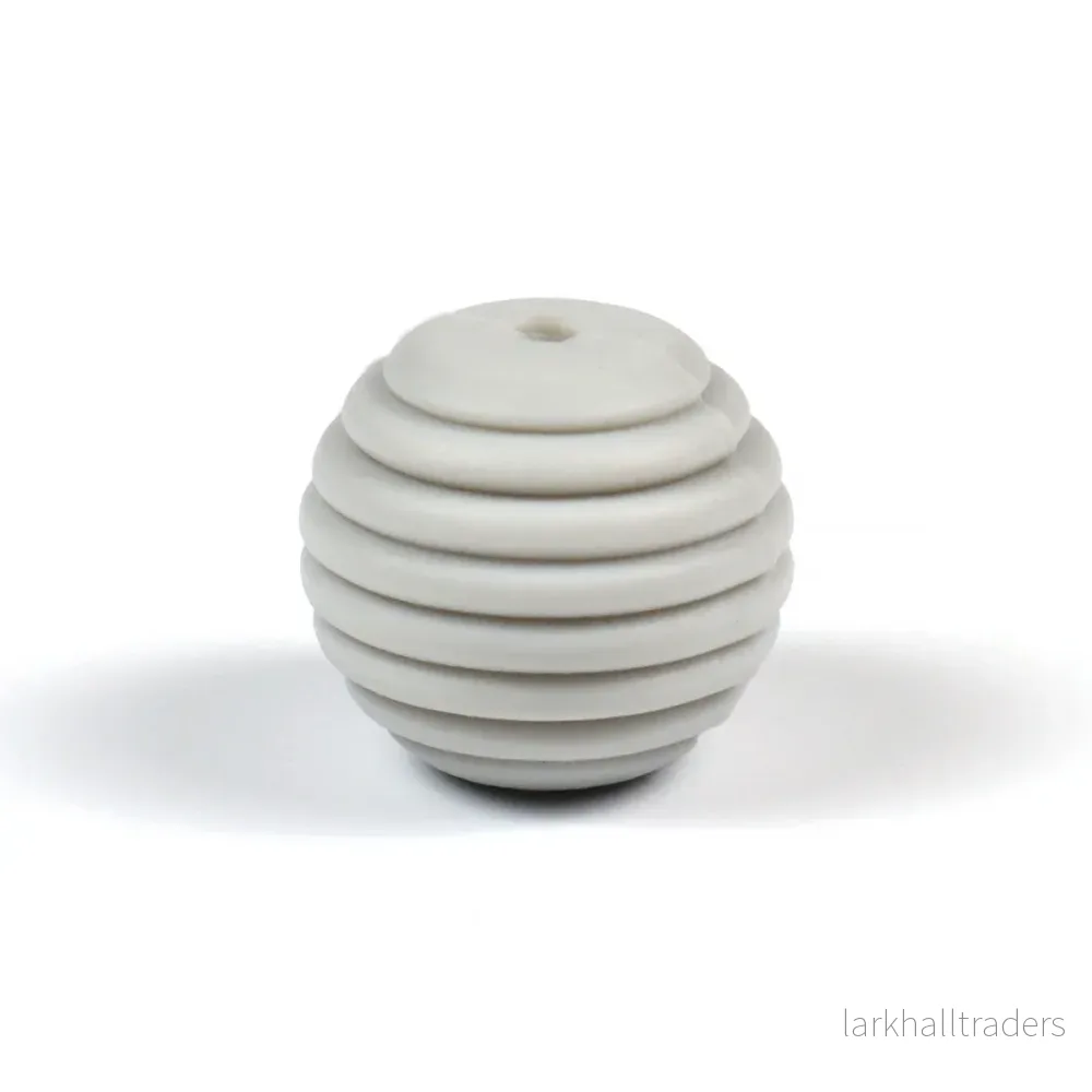 Räfflad silikonpärla, ljusgrå, 15mm Räfflad silikonpärla, ljusgrå, 15mm