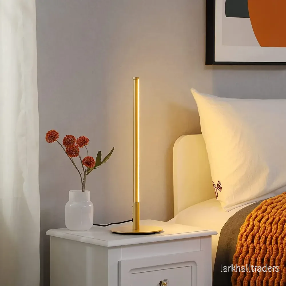 Auroro – Minimalistisk bordslampa i guld med dimbar LED och touchkontroll - Bild 2