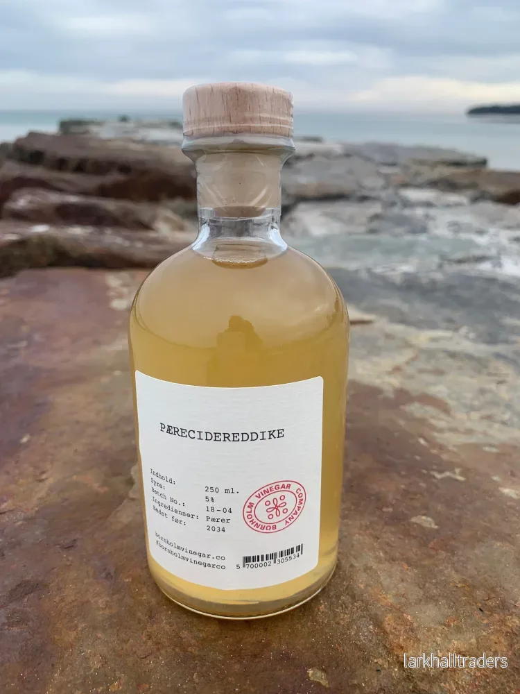 BORNHOLM VINEGAR COMPANY – PÄRONCIDERVINÄGER 250 ml. BORNHOLM VINEGAR COMPANY – PÄRONCIDERVINÄGER 250 ml.