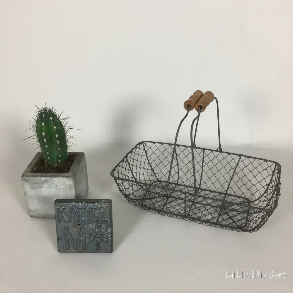 Gammal fransk fil de fer korg