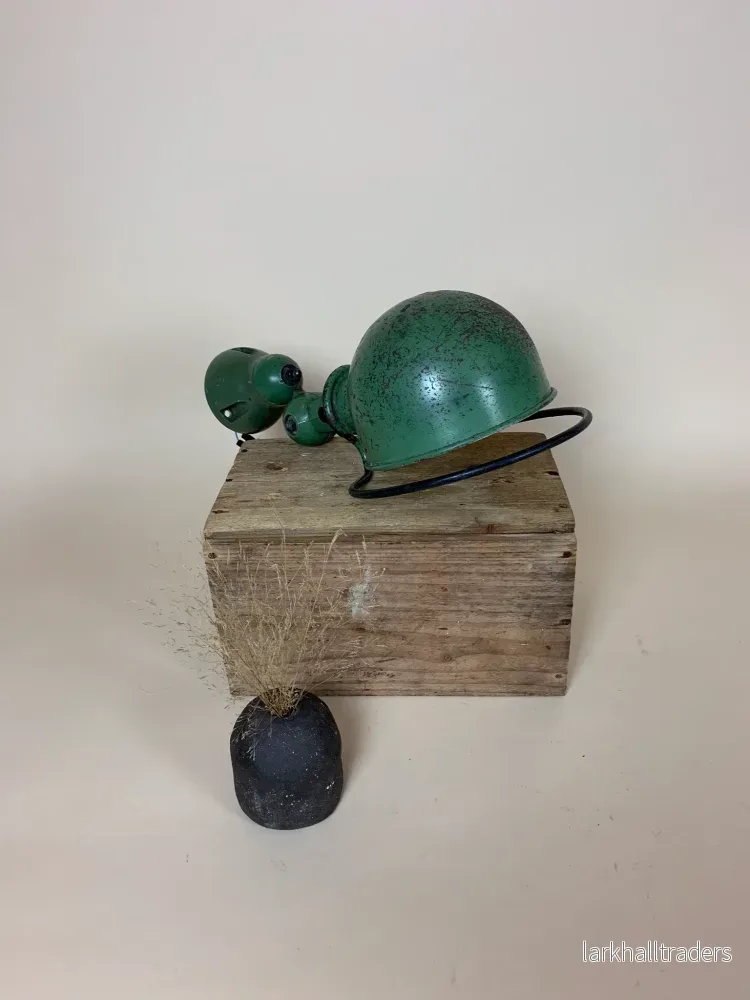 Grön Jieldé lampa med mycket patina - Bild 2