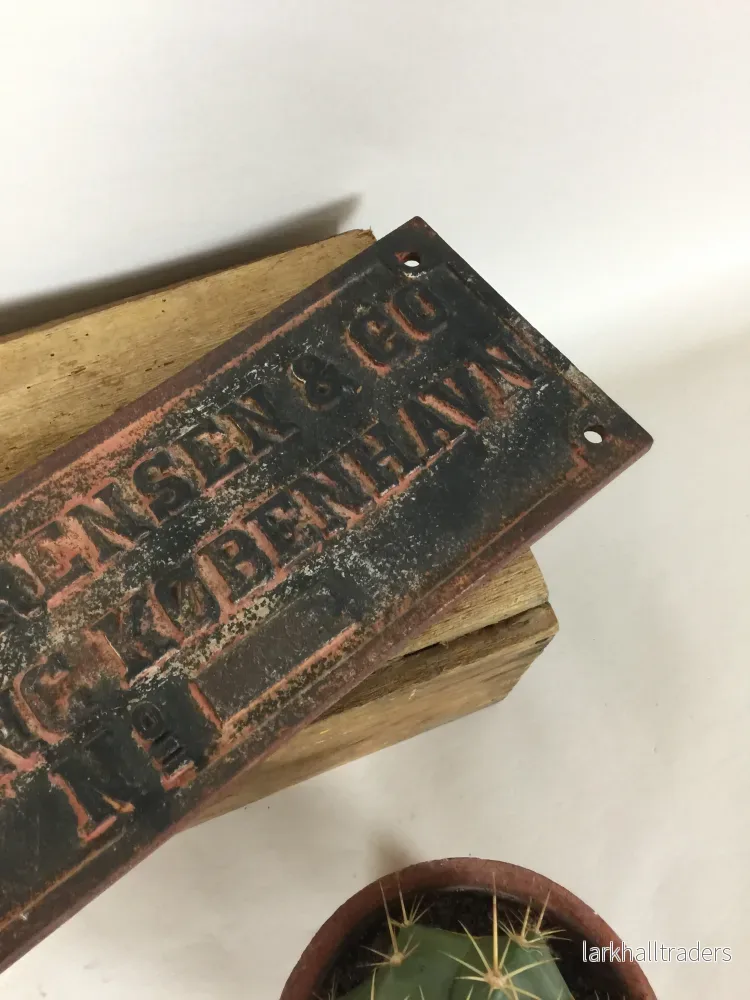 Gammal skylt med mycket patina - Bild 3