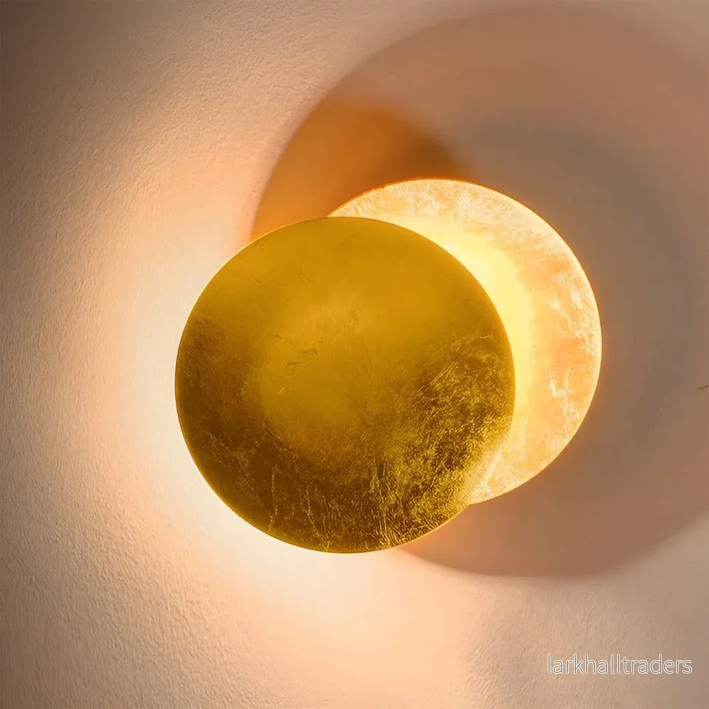 LunaraSphere – 360° Roterbar LED Vägglampa med Himmelsk Design LunaraSphere – 360° Roterbar LED Vägglampa med Himmelsk Design