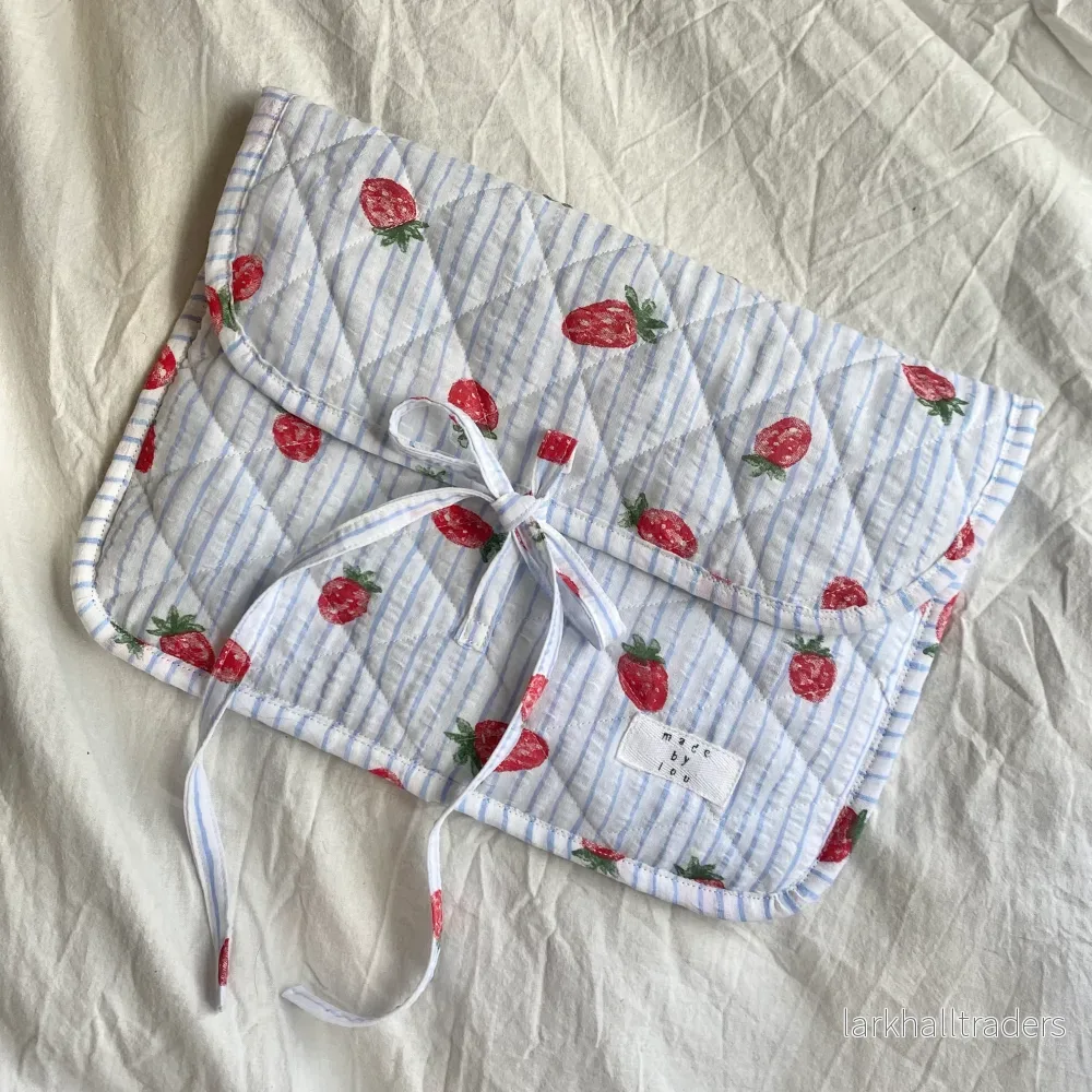 Laptopfodral – Strawberry fields forever Laptopfodral – Strawberry fields forever
