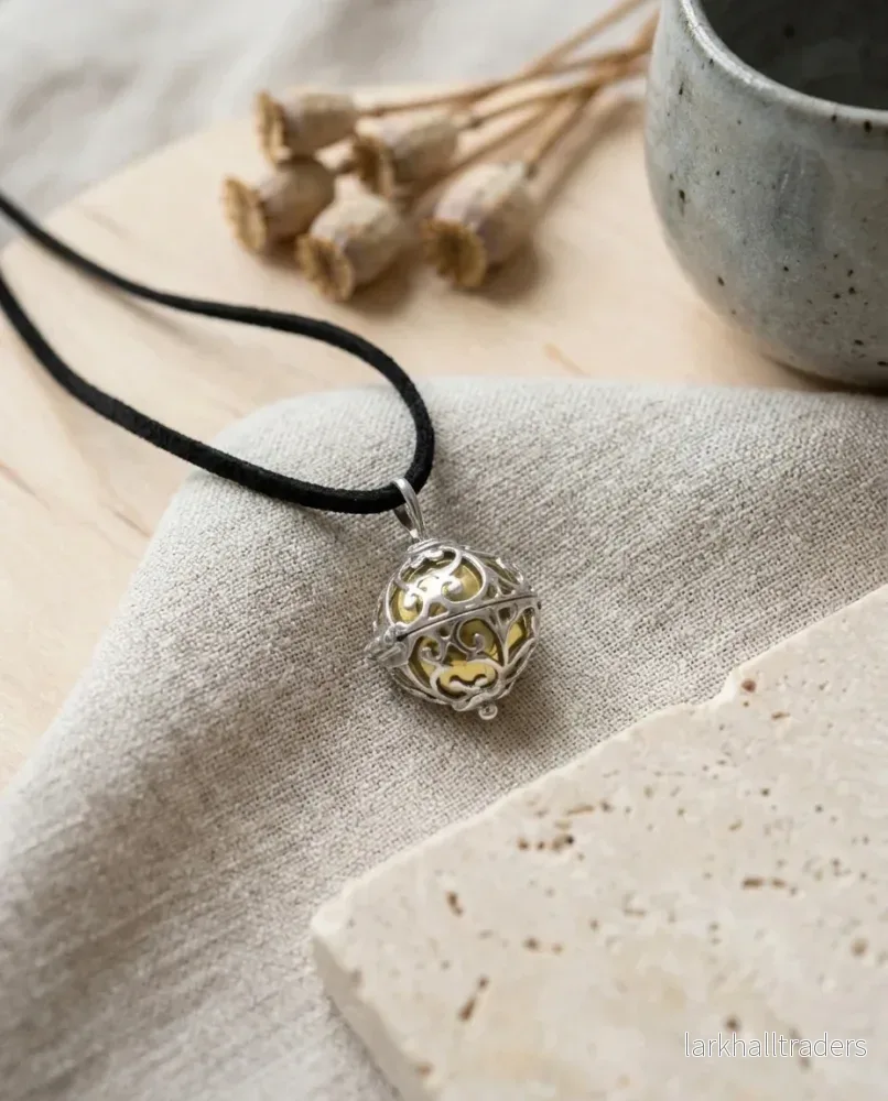 Halsband med änglaklocka i 925 silver – nattdesign, 18 mm - Bild 3