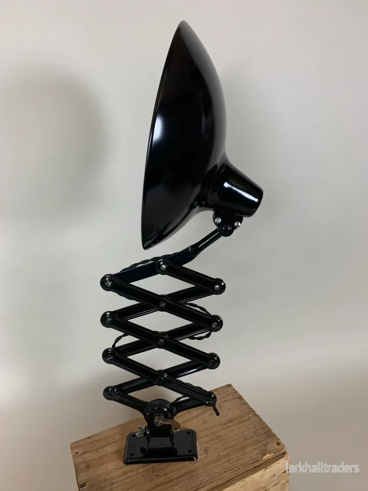 Kaiser Idell 6719 saxlampa – Svart Kaiser Idell 6719 saxlampa – Svart