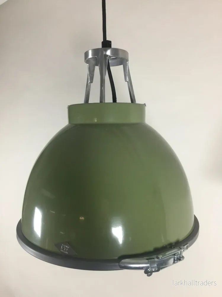 Original BTC lampa - Titan i fin grön färg med sandblästrat glas - Bild 3