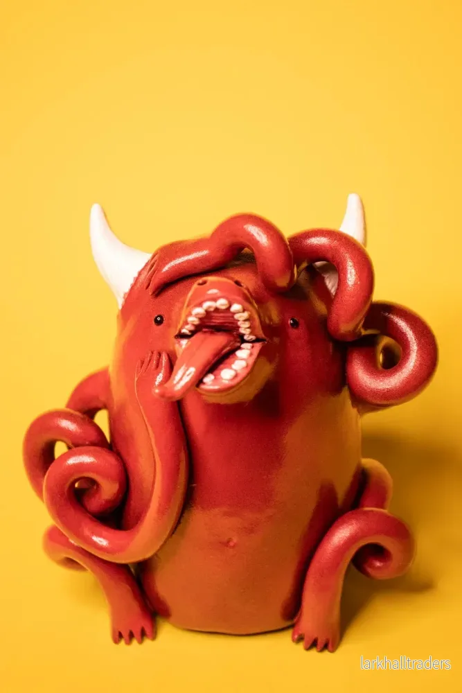 The class clown devil Skulptur