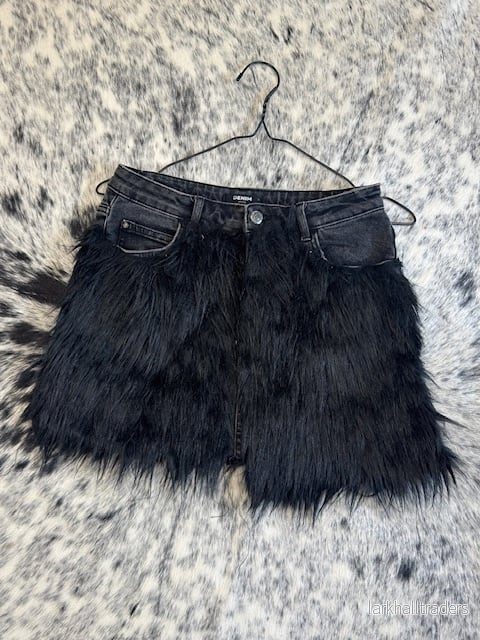 THE FAUX FUR