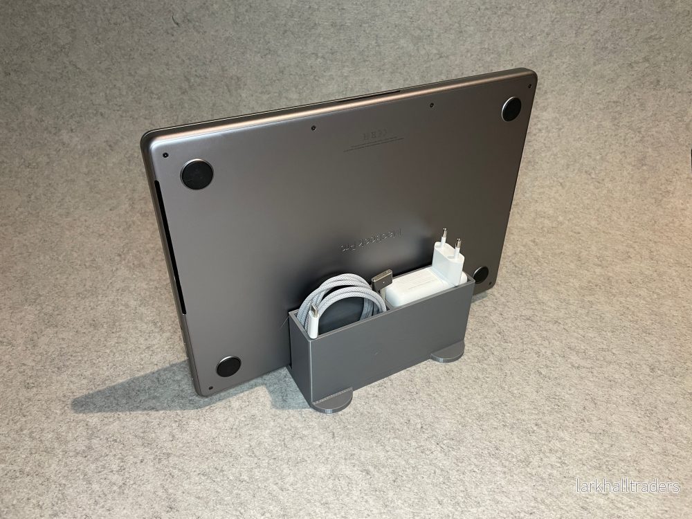 Ställ för laptop / MacBook med kabelfäck och USB-hållare - Bild 2