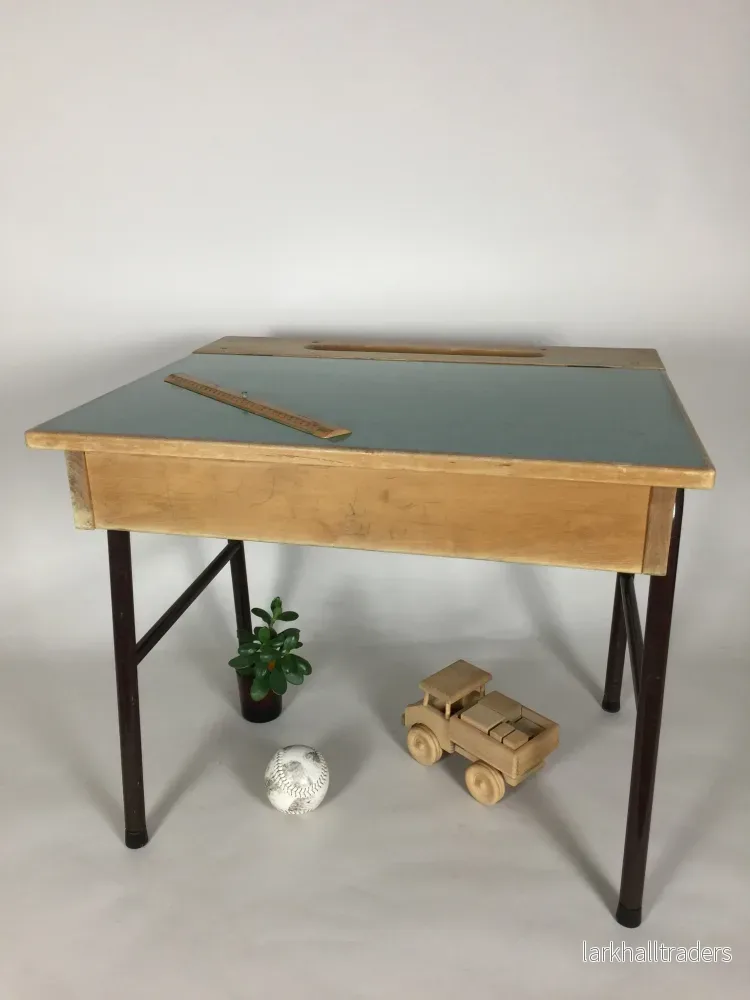 Vacker skolbänk från 1979 - Bild 2