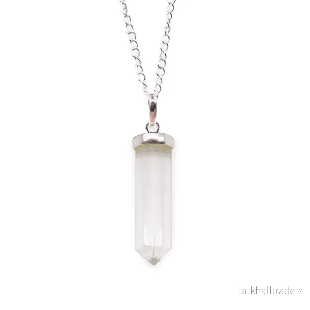 Halsband med bergkristall – polerad kristallspets