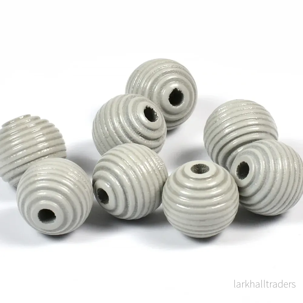 Räfflade träpärlor, 14mm, ljusgrå, 16st Räfflade träpärlor, 14mm, ljusgrå, 16st