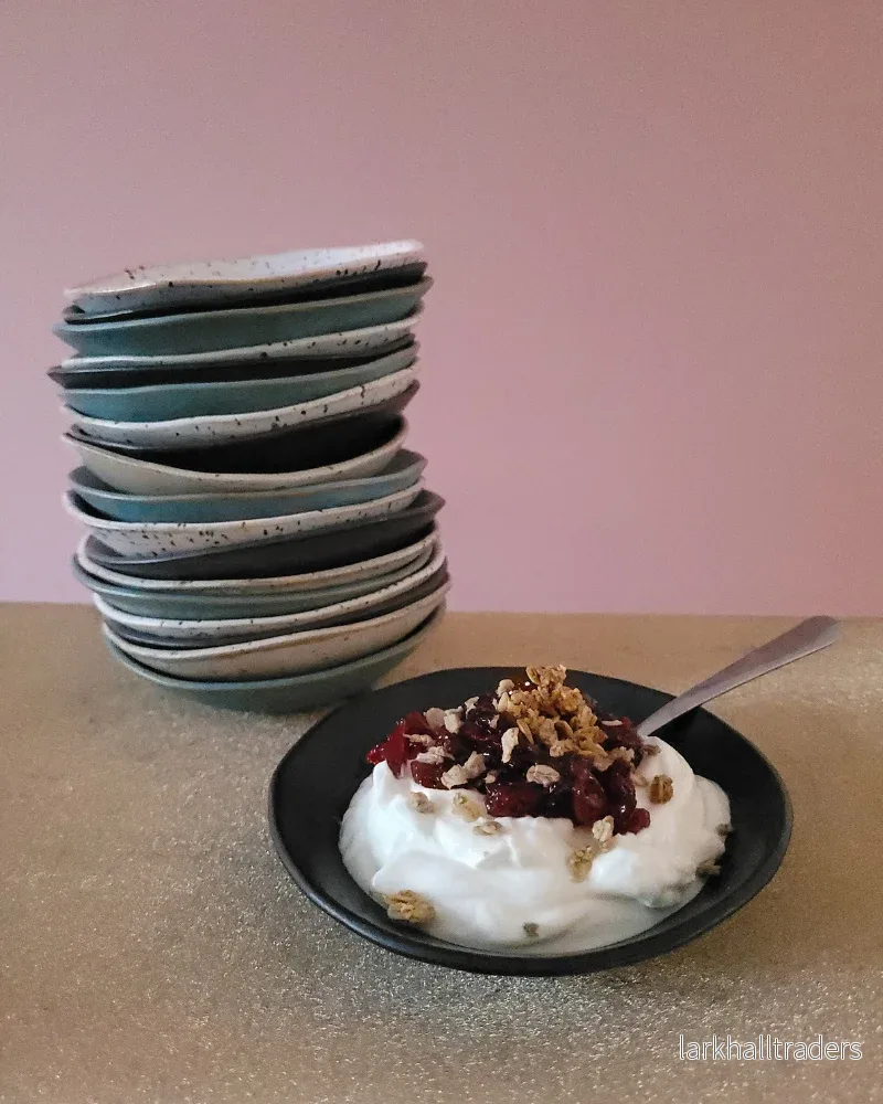 Liten handgjord frukost/snacks Skål - olika matta färger