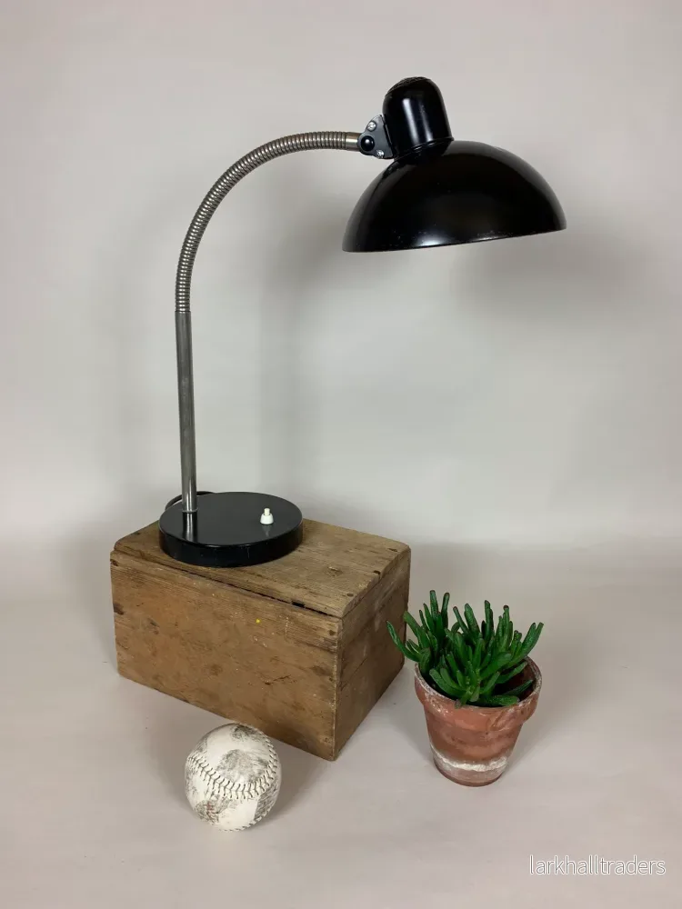 Vacker Christian Dell med flexarm och patina
