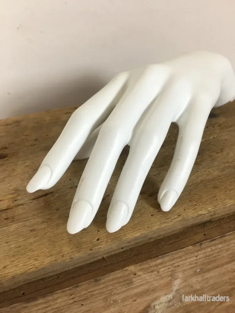 Hand med fina detaljer - Bild 3