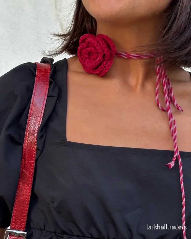 Mellan Virkad Blomhalsband Mellan Virkad Blomhalsband