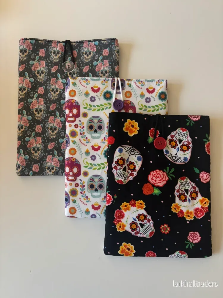 Book Sleeve Grey Skull - Bild 3