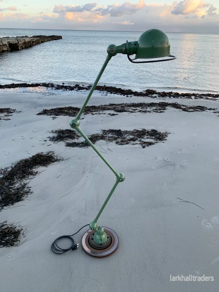 Jieldé bords-/golvlampa med 3 armar – Grön Jieldé bords-/golvlampa med 3 armar – Grön