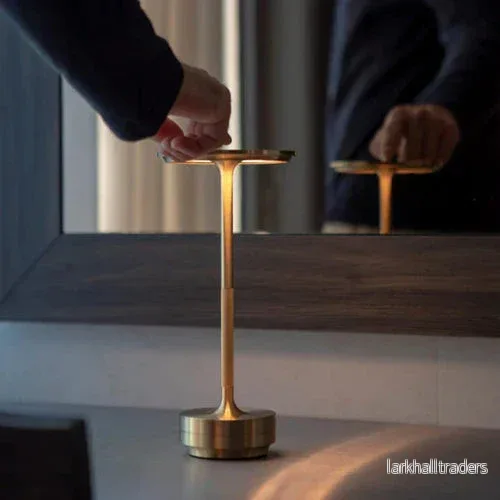 AuroGlow – Trådlös uppladdningsbar bordslampa med justerbar ljusstyrka för inomhus och utomhusbruk AuroGlow – Trådlös uppladdningsbar bordslampa med justerbar ljusstyrka för inomhus och utomhusbruk