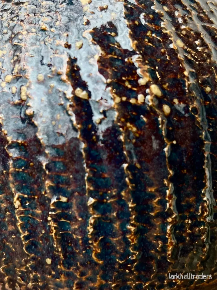 Keramikvas – Kurvig skulpturell form med textur - Bild 3