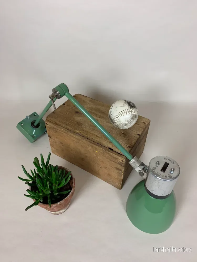 Vacker industriell grön vägg- eller bordslampa - Bild 2