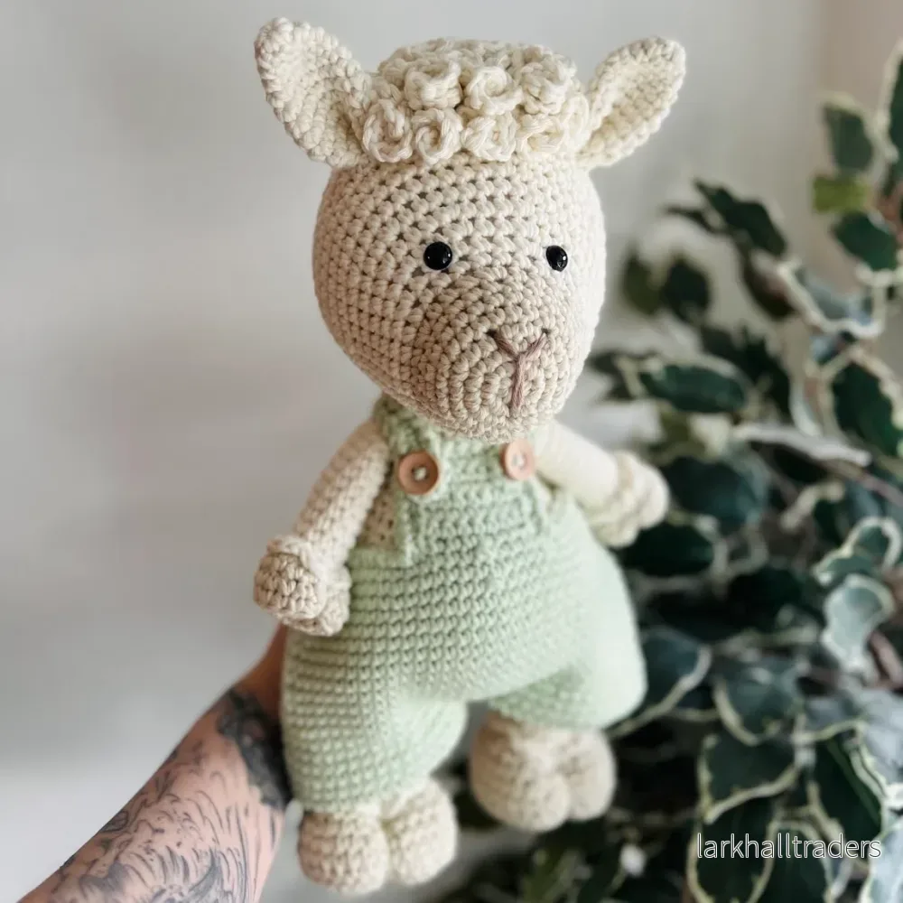 Crocheted Friend - Alpacka