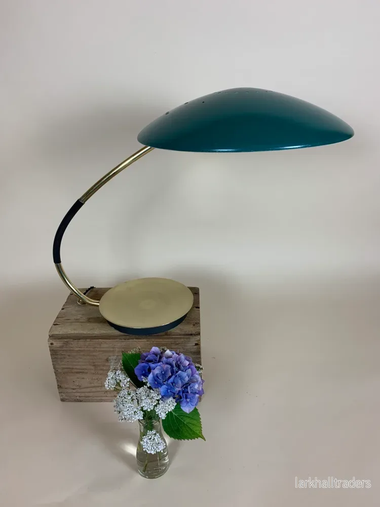 Kaiser Idell 6787 bordslampa