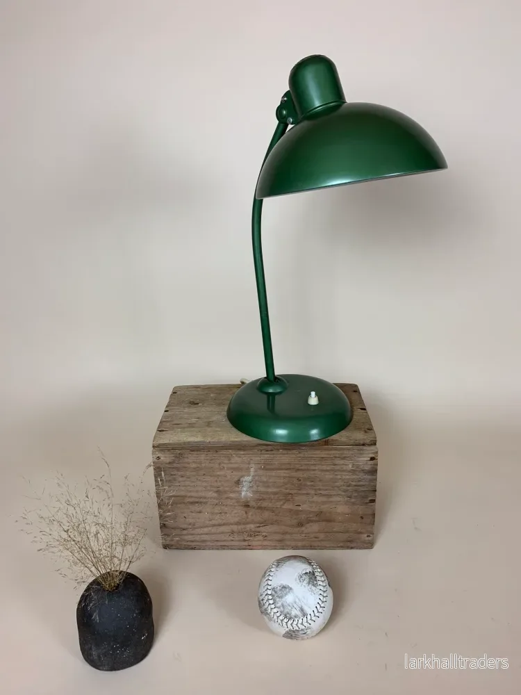 Grön Kaiser Idell lampa - designad av Christian Dell - Bild 3