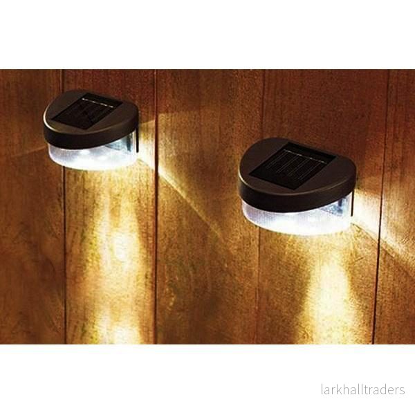 Solar LED-lampa för väggen (finns i svart/vitt) Solar LED-lampa för väggen (finns i svart/vitt)