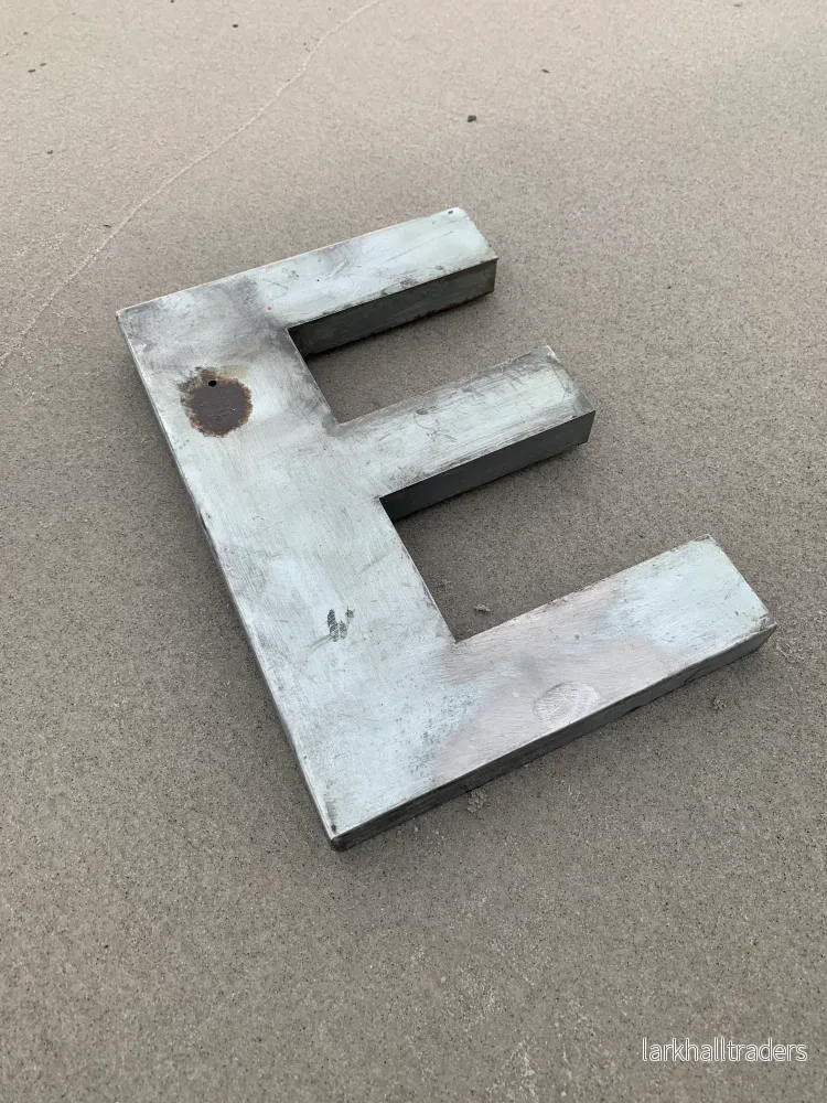 Bokstav - E (Fasadbokstav) - Bild 2