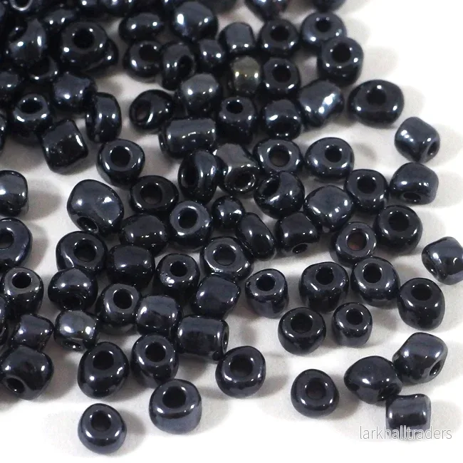 Seed Beads, 4mm, lustered svart, 30g Seed Beads, 4mm, lustered svart, 30g