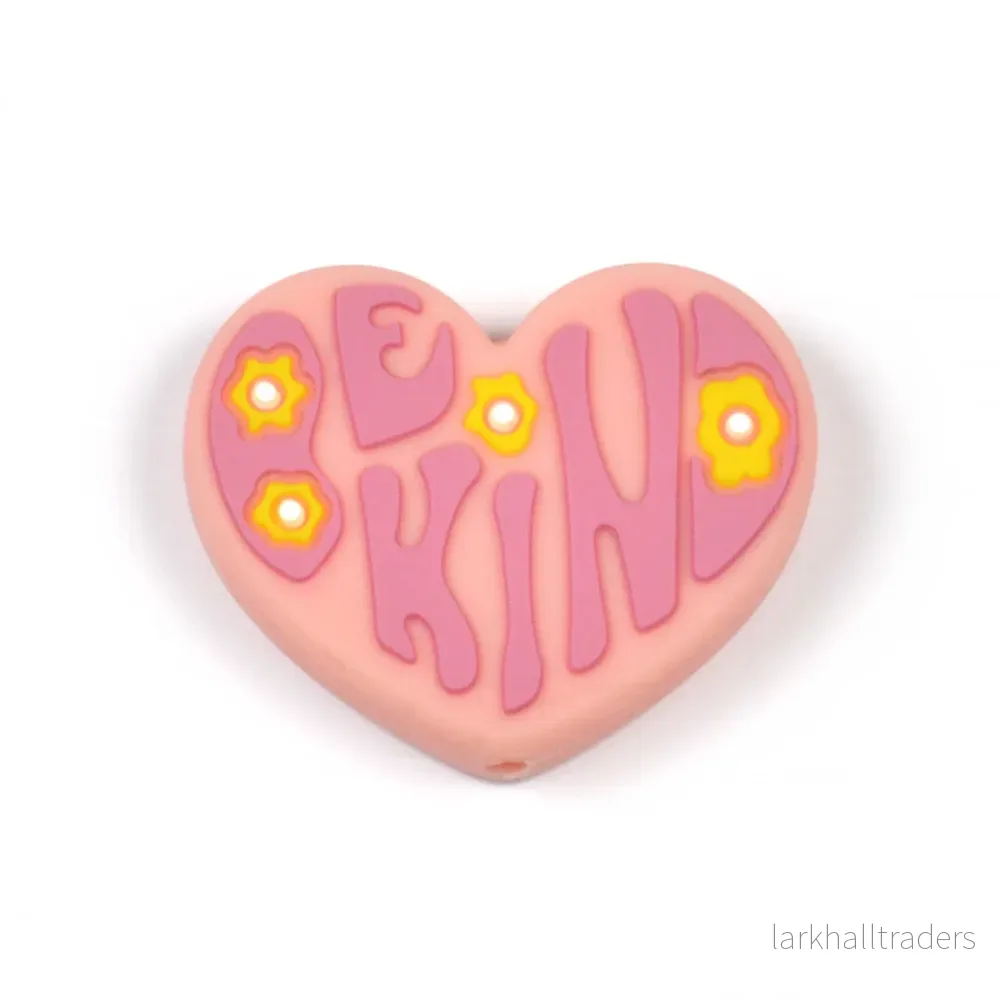 Motivpärla i silikon, hjärta ”Be kind”