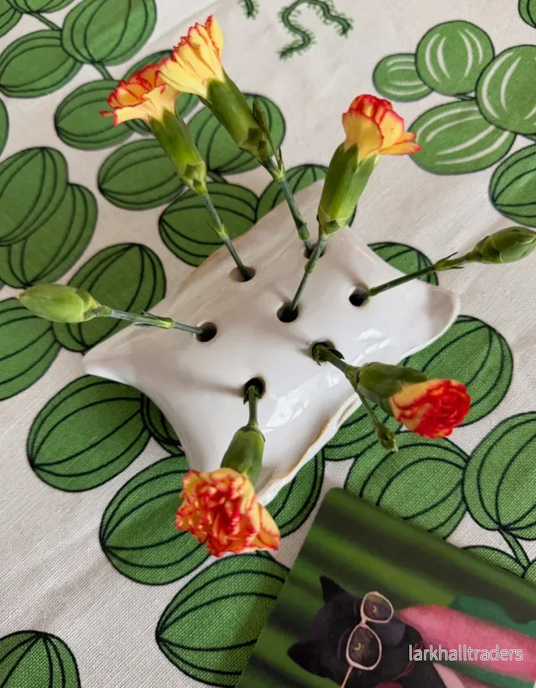 Seven kinds of flowers in the pillow Vas Stor Vit Seven kinds of flowers in the pillow Vas Stor Vit