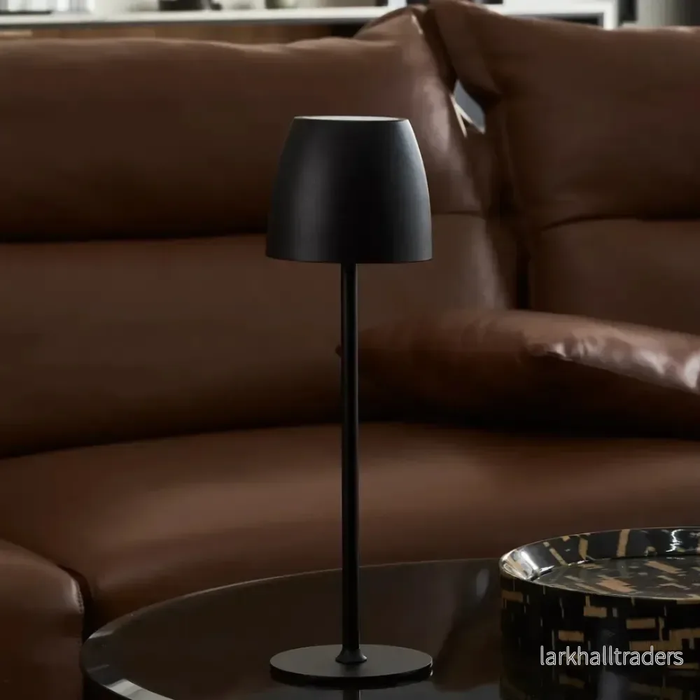 LjusLuxe – Trådlös Bordslampa med Lyxig Design och Dimbar Funktion