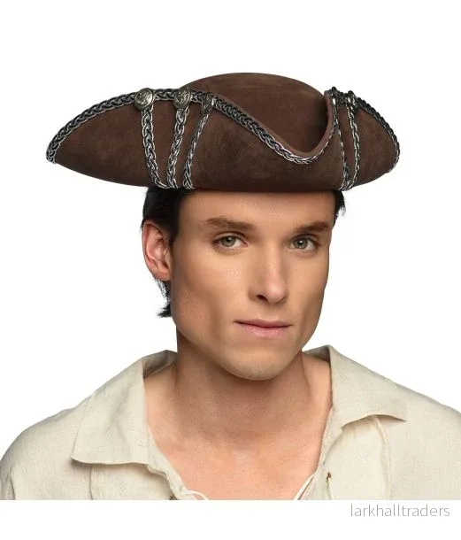 Trekantshatt, pirat Alistair