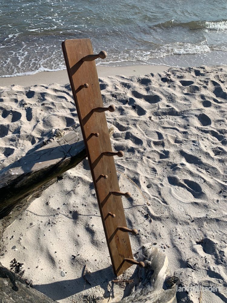 Fin stor klädhängare med patina - Bild 3