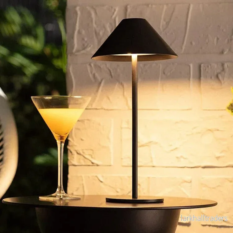 LumoCone – Trådlös uppladdningsbar bordslampa i svart med touch-dimfunktion och 360° belysning LumoCone – Trådlös uppladdningsbar bordslampa i svart med touch-dimfunktion och 360° belysning