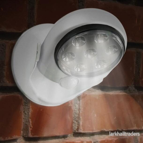 LED-sensorlampa med rörelsesensor & 360 graders vinkel LED-sensorlampa med rörelsesensor & 360 graders vinkel