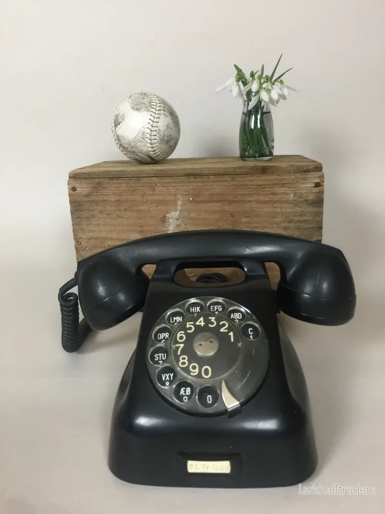 Gammal svart telefon