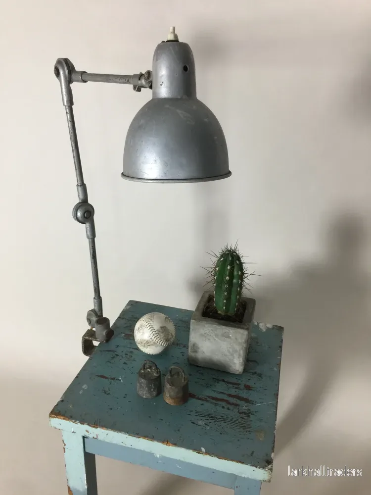 Fin industriarkitektlampa
