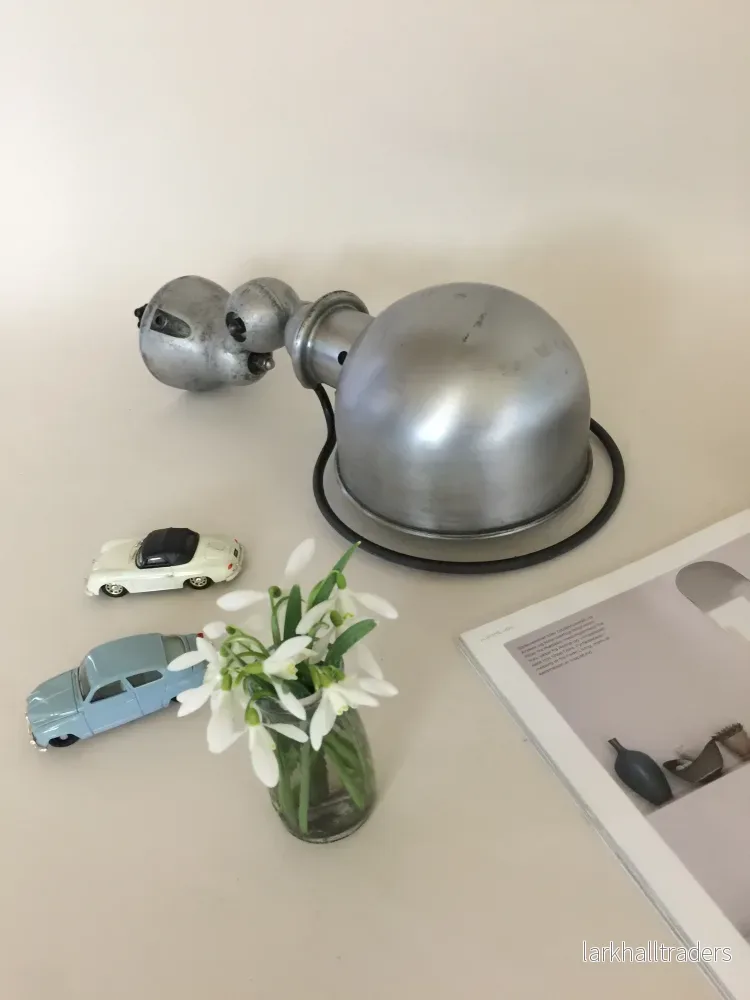Jieldé-lampa med på/av-knapp Jieldé-lampa med på/av-knapp